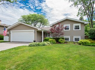 2S275 Hampton Ln, Lombard, IL 60148