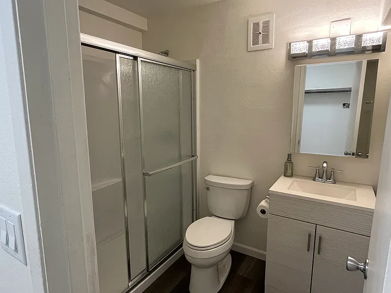 Alder Haus Apartments — Photo 10