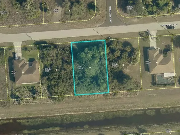 1138 Fontana St E, Lehigh Acres, FL 33974