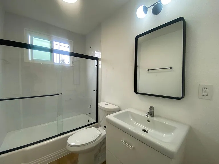 237 North Catalina — Photo 5