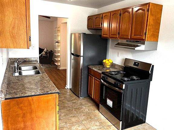 5th image of 525 W 3rd St