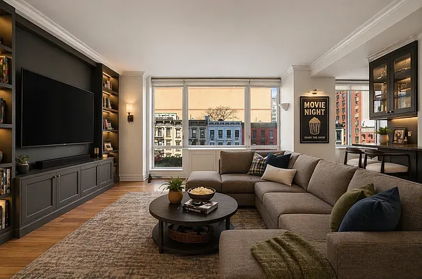 Living room, photo 2