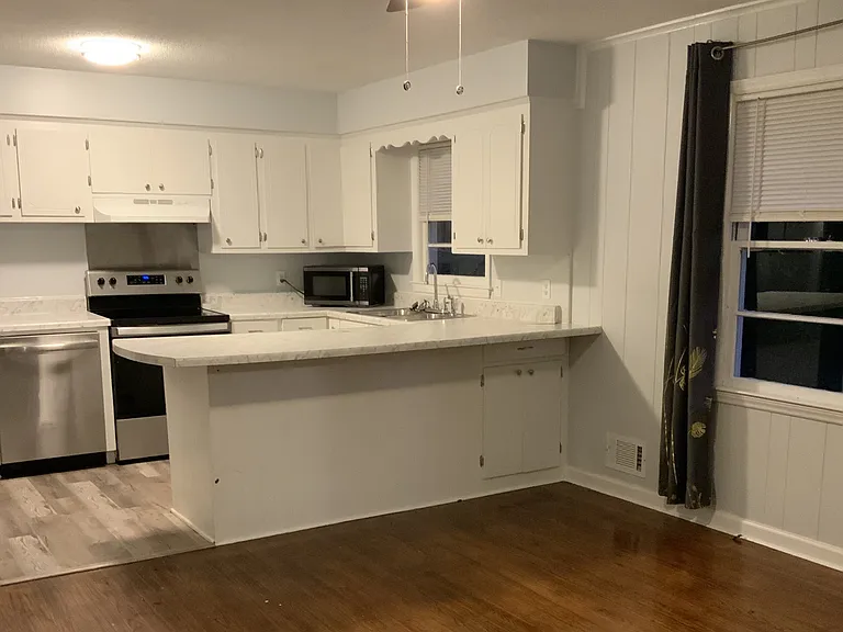 1287 Montview St — Photo 3