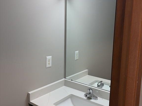 5th image of 427 Sycamore Dr