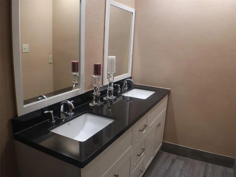 7700 Creekbend Dr #33 — Photo 10