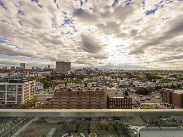 22 Water St APT 1325