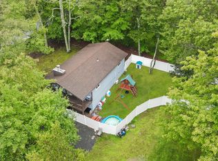 173 Westwood Dr, Dingmans Ferry, PA 18328