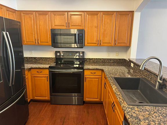 2nd image of 532 NW 39th Rd Unit 205