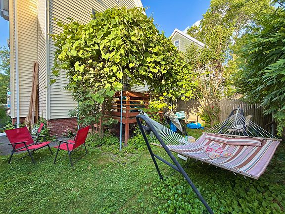 4th image of 18 Radcliffe Rd #2