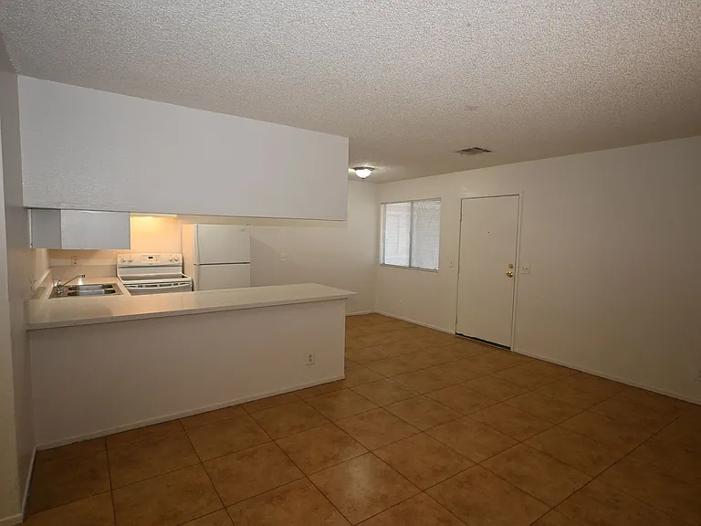 302 Eastminister Ct #A — Photo 5