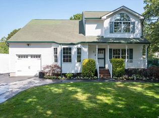 233 Moriches Middle Island Rd, Shirley, NY 11967