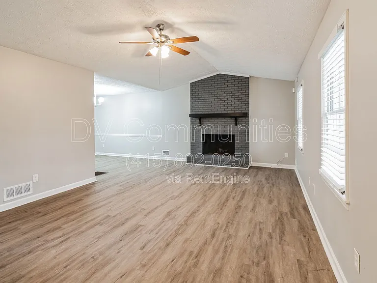 1605 Sugar Plum Dr SW — Photo 7