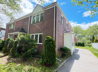 7556 199th St #1, Fresh Meadows, NY 11366