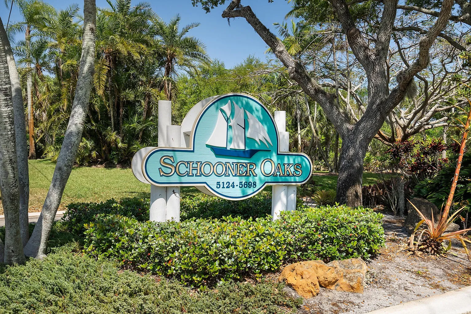 5300 SE Schooner Oaks Way — Photo 1