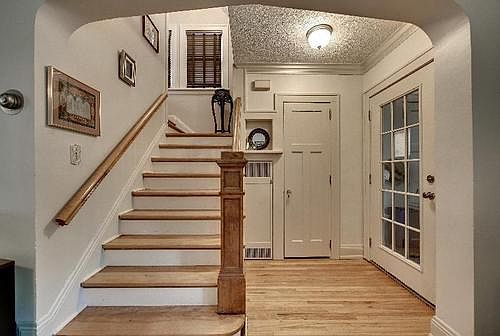 4th image of 912 Saint Clair Ave