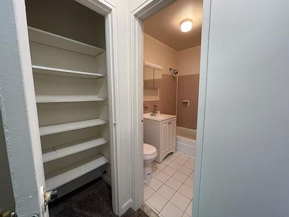 5th image of 221 Harrison St APT B19