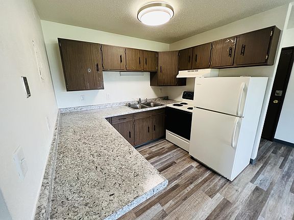 2nd image of 222 S Greenwood St #11073717
