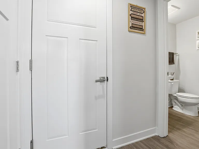 4915 Crest View Dr — Photo 11