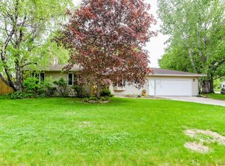 1715 Plumtree Rd N, Fargo, ND 58102