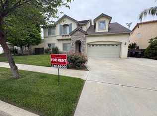 1249 N Julieann Ct, Visalia, CA 93291