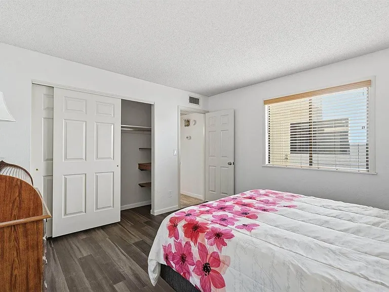 650 S Arrowwood Way — Photo 17