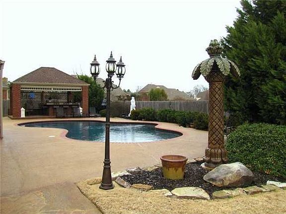 2nd image of 1150 S Indian Wells Dr