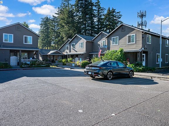 3rd image of 665 SE 197th Ave