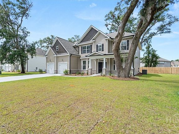 3rd image of 25 Oakmont Drive