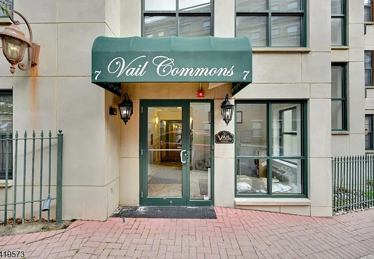 7 Prospect St #410 — Photo 3