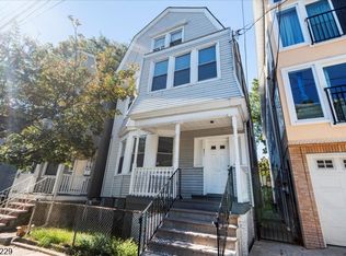 871 S 19th St, Newark, NJ 07108