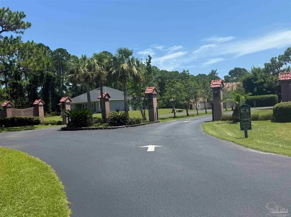 1733 E Smugglers Cove Dr, Gulf Breeze, FL 32563