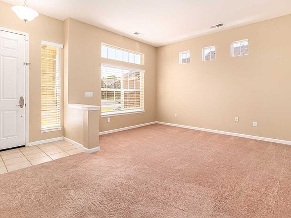 4th image of 1362 Horse Creek Way