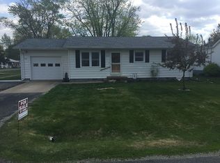 102 W Madison St, Maroa, IL 61756