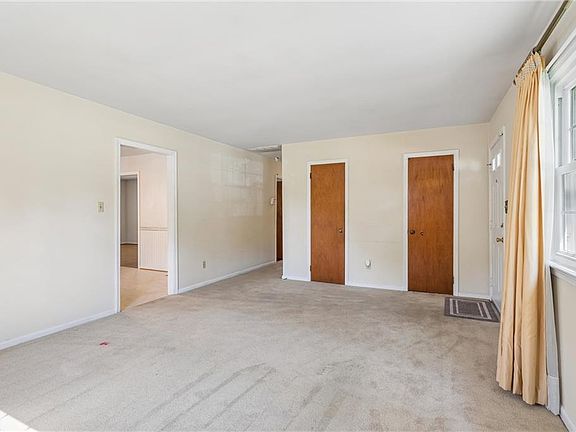 5th image of 1407 Adams Cir