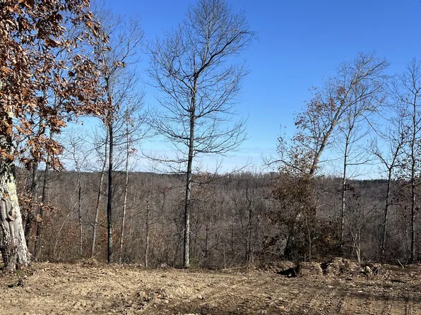 1157 Deer Run Rd, Lobelville, TN 37097