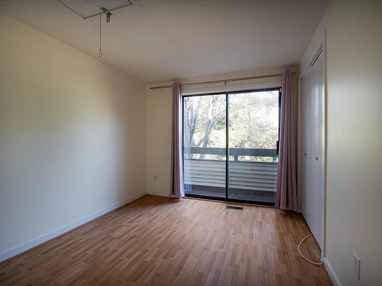2nd Bedroom w/Sliding Glass Door