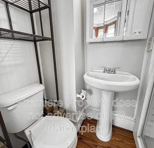 311 E Arthur St #3 — Photo 6