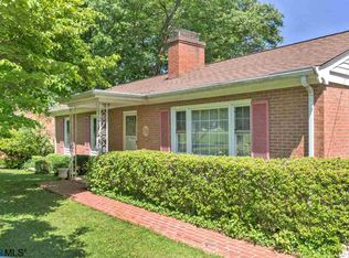 2200 Greenbrier Dr, Charlottesville, VA