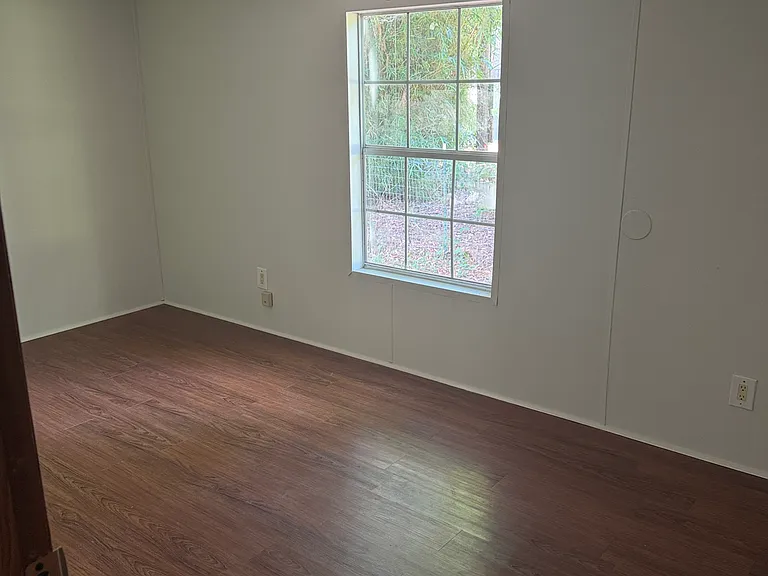 83 Caroline Dr — Photo 2