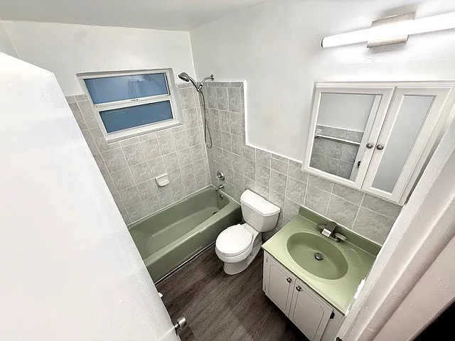 1945 NW 29th St #8 — Photo 17