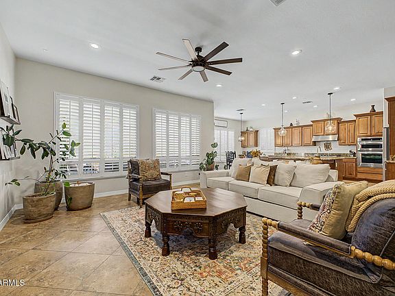 3rd image of 2704 W NIGHTHAWK Way