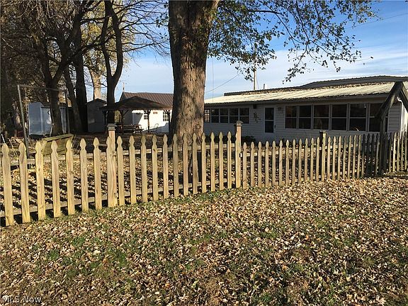 3rd image of 9385 N River Rd #33