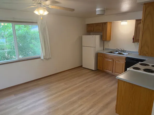pufi01, 2420 Pheasant Blvd APT 10, Springfield, OR 97477