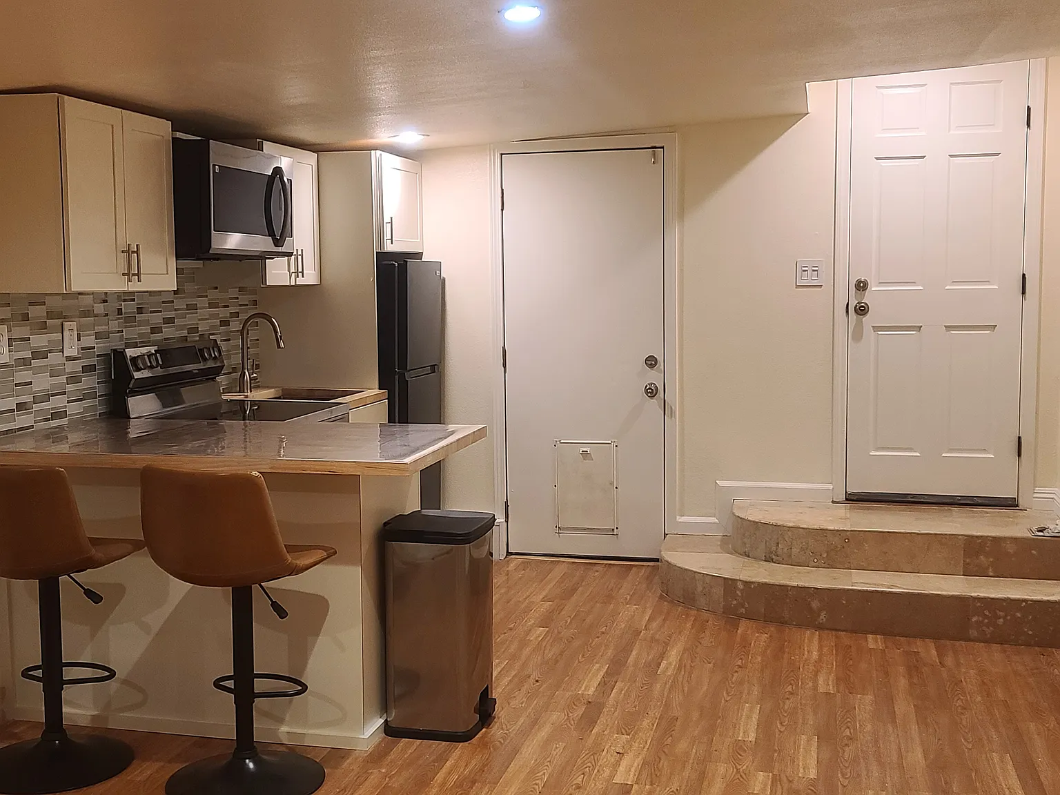 Studio, 600 sqft, $1,580 — Photo 3