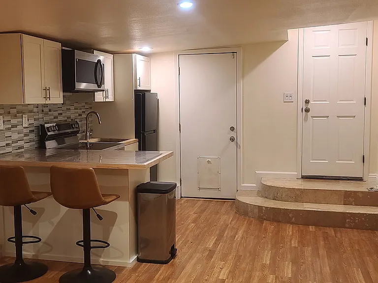 1430 Audrey Dr — Photo 3