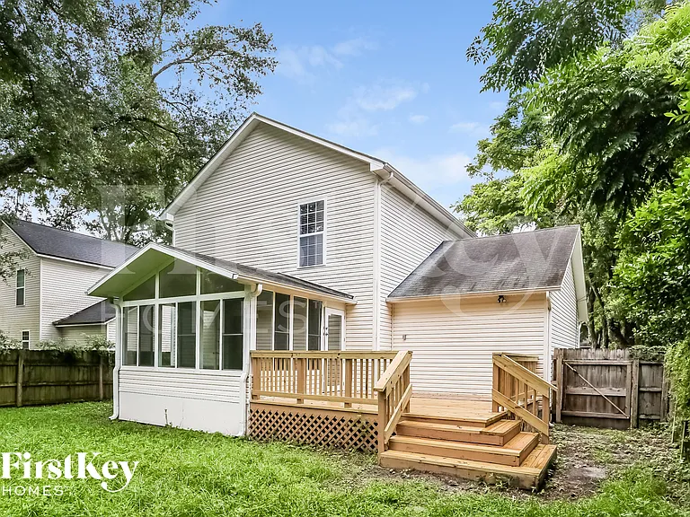 1241 Clock St — Photo 14