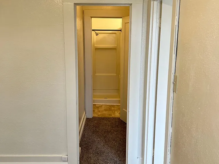 421 SE Main St #15 — Photo 8