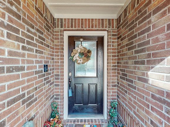 2nd image of 6133 Chalk Hollow Dr