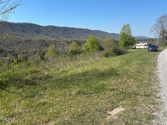 2nd image of 2618 Rackum Rd