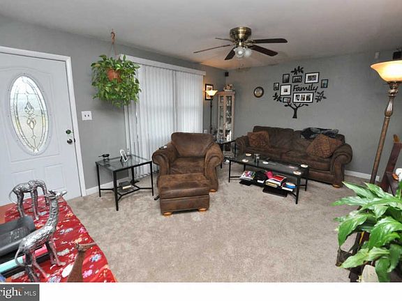 3rd image of 553 Cabot Dr